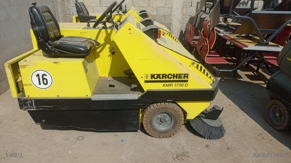 ماكنات تنظيف انترلوك خارجي  // Karcher KMR 1700D USADA KMR1700D road sweeper